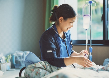 イメージ：栄養投与の様子